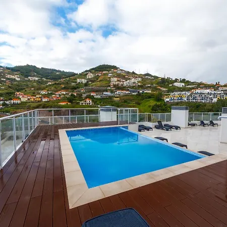 Apartmán Guestready- Charming With Pool In