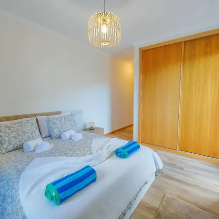 Апартаменты Guestready- Charming With Pool In