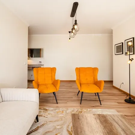 Apartman Guestready- Charming With Pool In