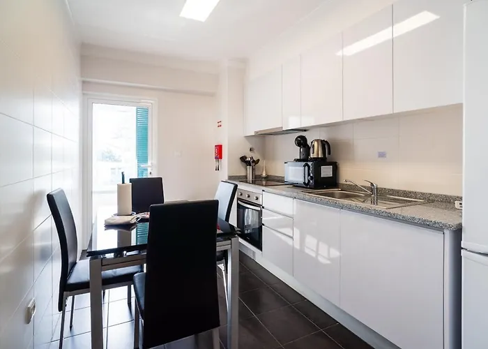 Guestready- Charming With Pool In Caniço